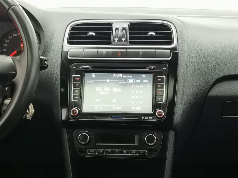 Volkswagen Polo 2013 immagine di auto #13