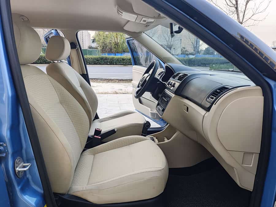 Skoda Fabia 2013 image de voiture #13