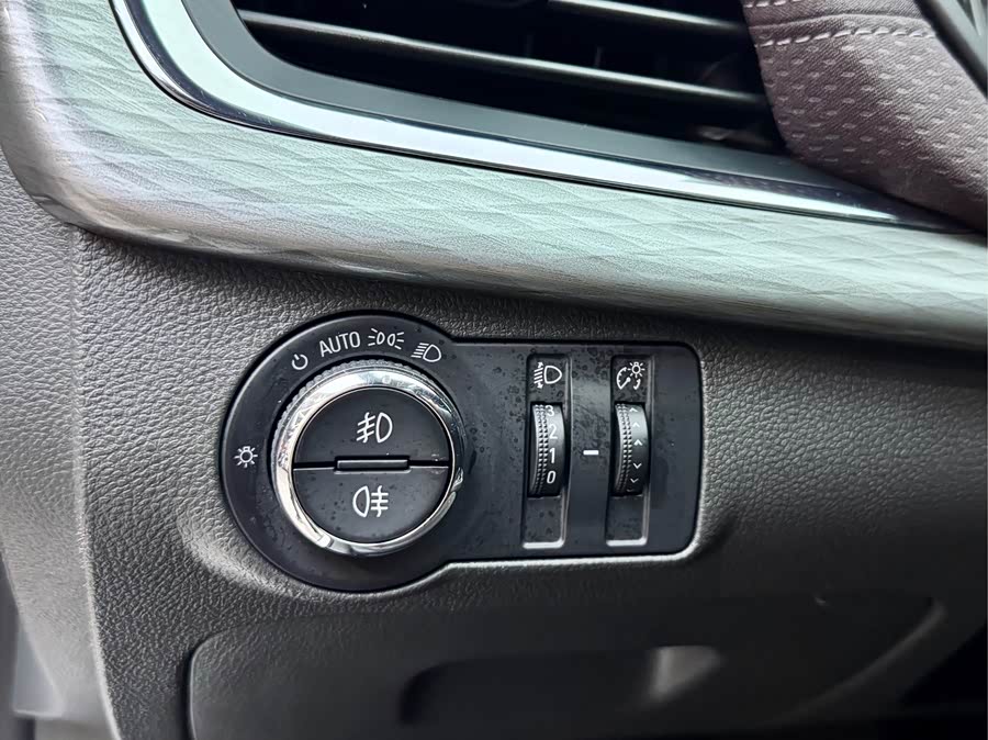 Chevrolet Malibu 2018 car image #13