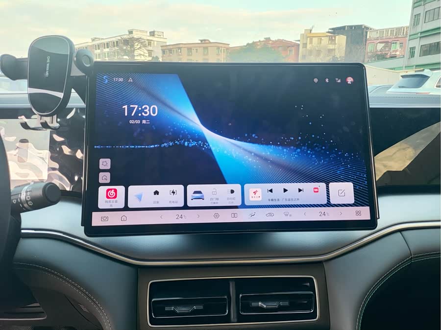 BYD SongL DM-i 2025 car image #13