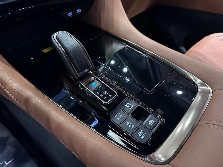 Toyota Vellfire 2024 #13 Toyota Vellfire 2024 صورة سيارة #13