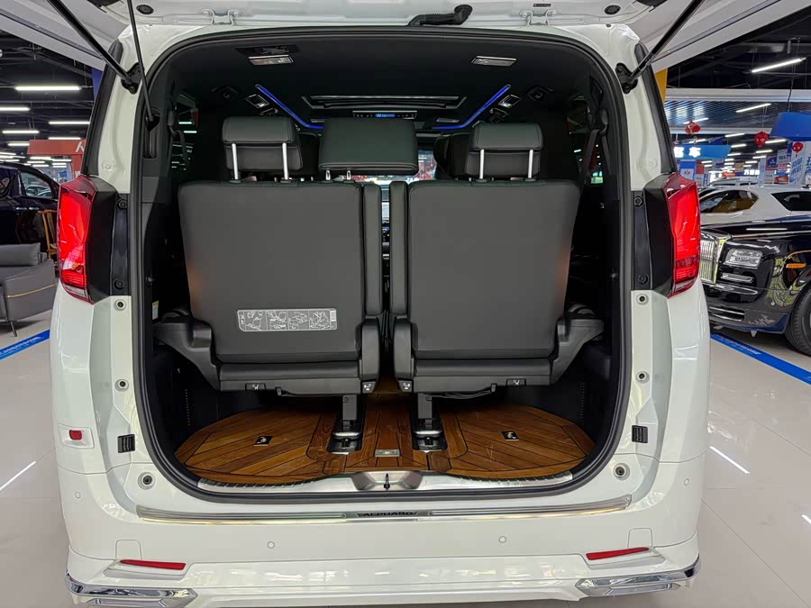 Toyota Alphard 2022 car image #13