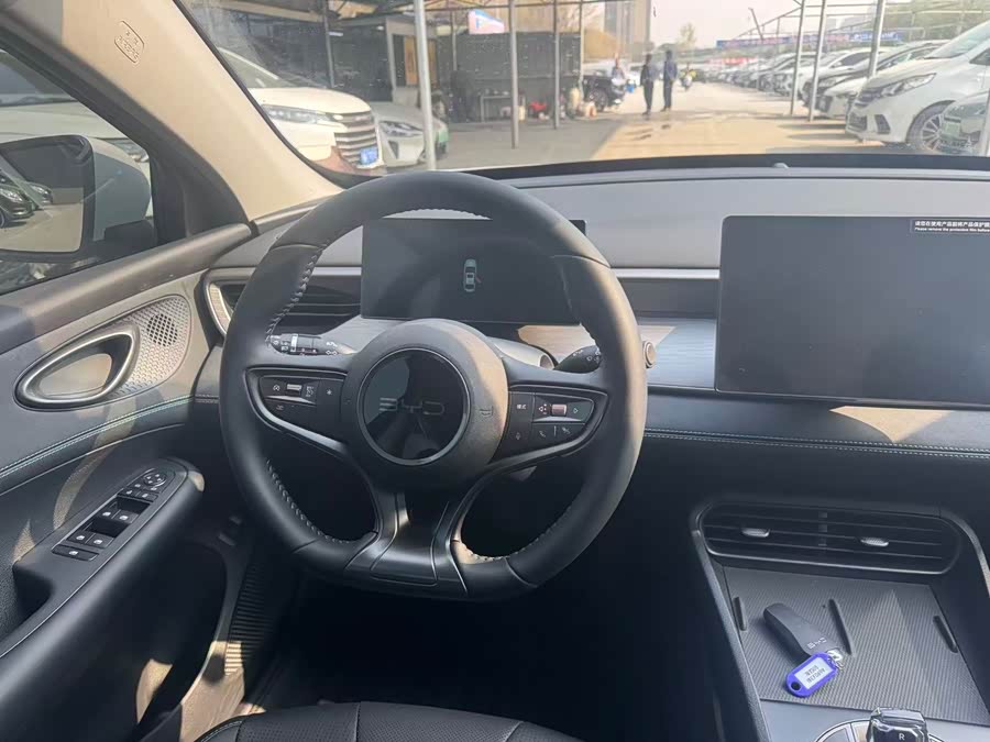 BYD Seal 05 DM-i 2025 car image #13