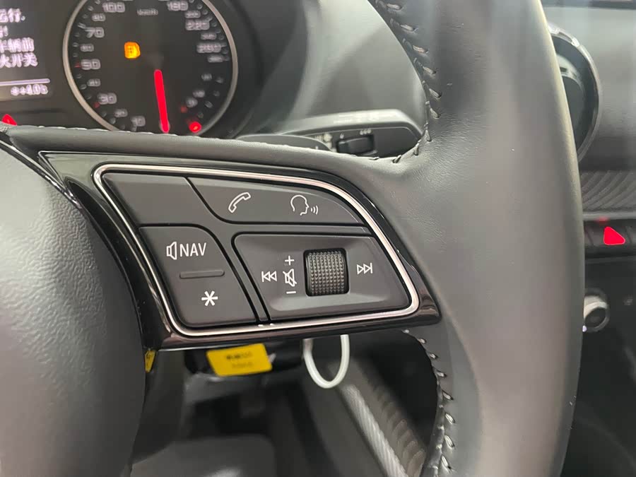 Audi Q2L 2022 #13 Audi Q2L 2022 car image #13
