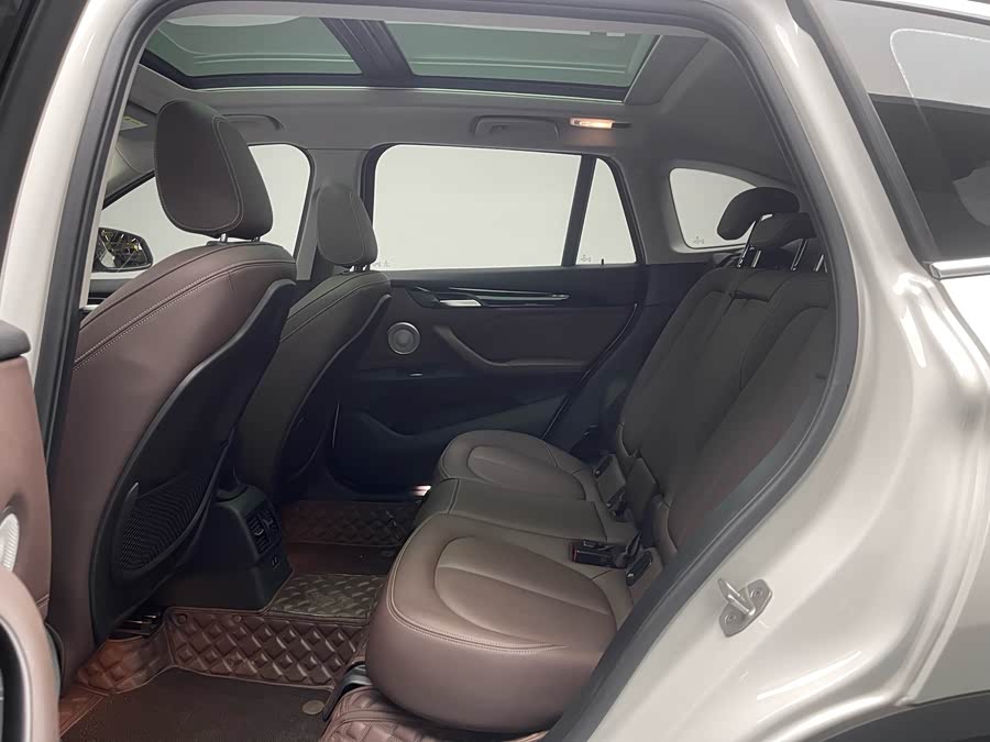 BMW X1 2021 car image #13