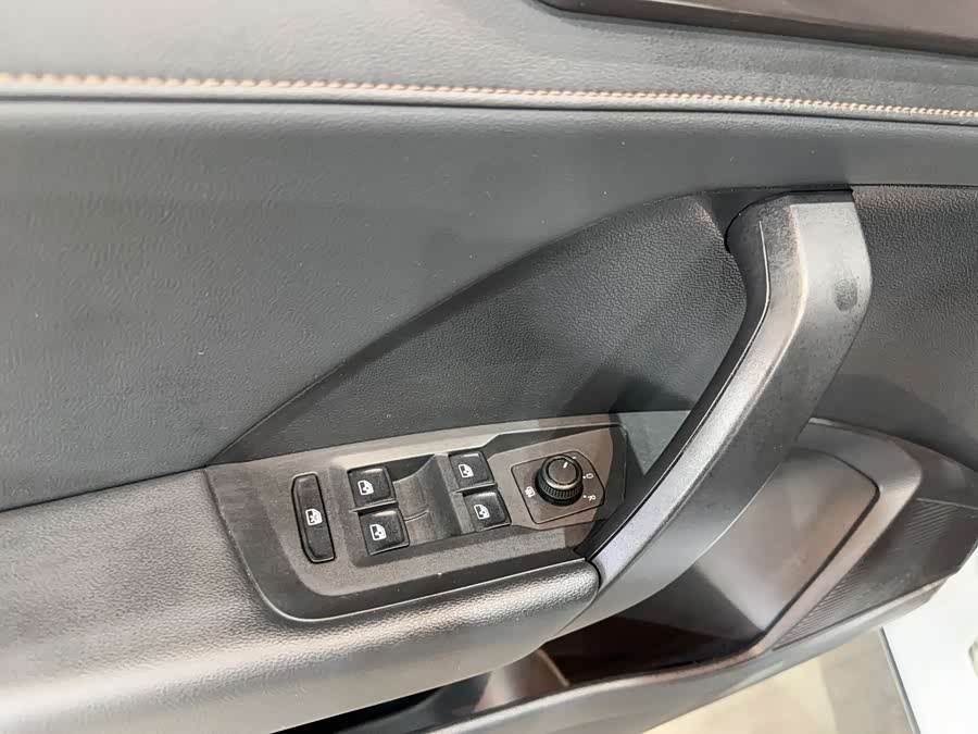 Volkswagen Tharu 2021 immagine di auto #13