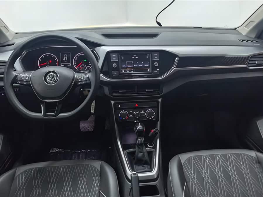 Volkswagen T-Cross 2019 #13 Volkswagen T-Cross 2019 car image #13