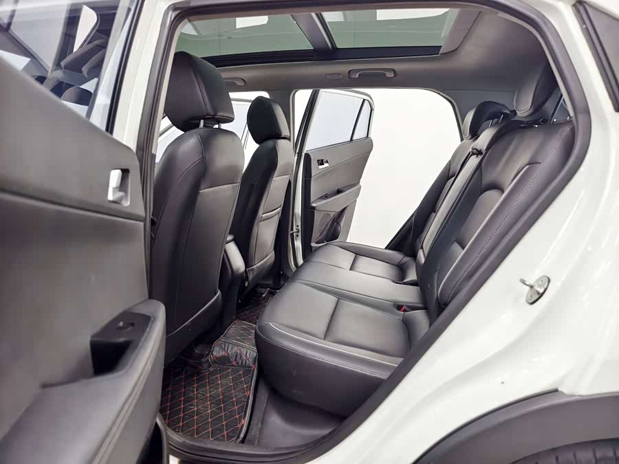 Hyundai ix25 2015 #13 Hyundai ix25 2015 car image #13