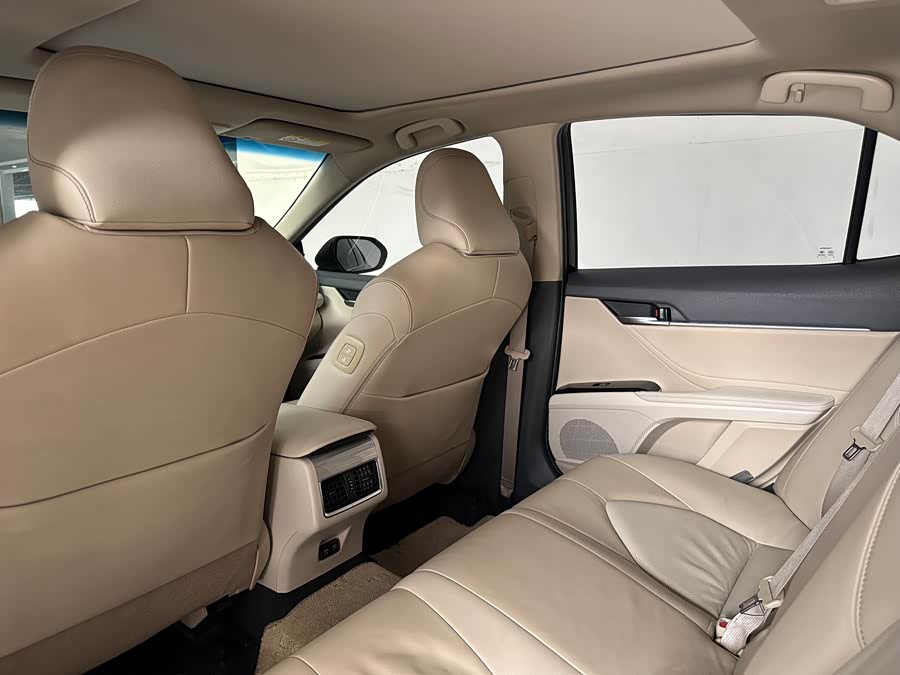 Toyota Camry 2018 car image #13