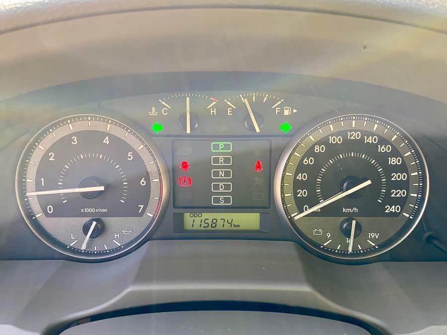 Toyota Land Cruiser 2015 #13 Toyota Land Cruiser 2015 car image #13