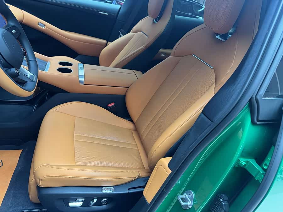 MI YU7 2025 image de voiture #13