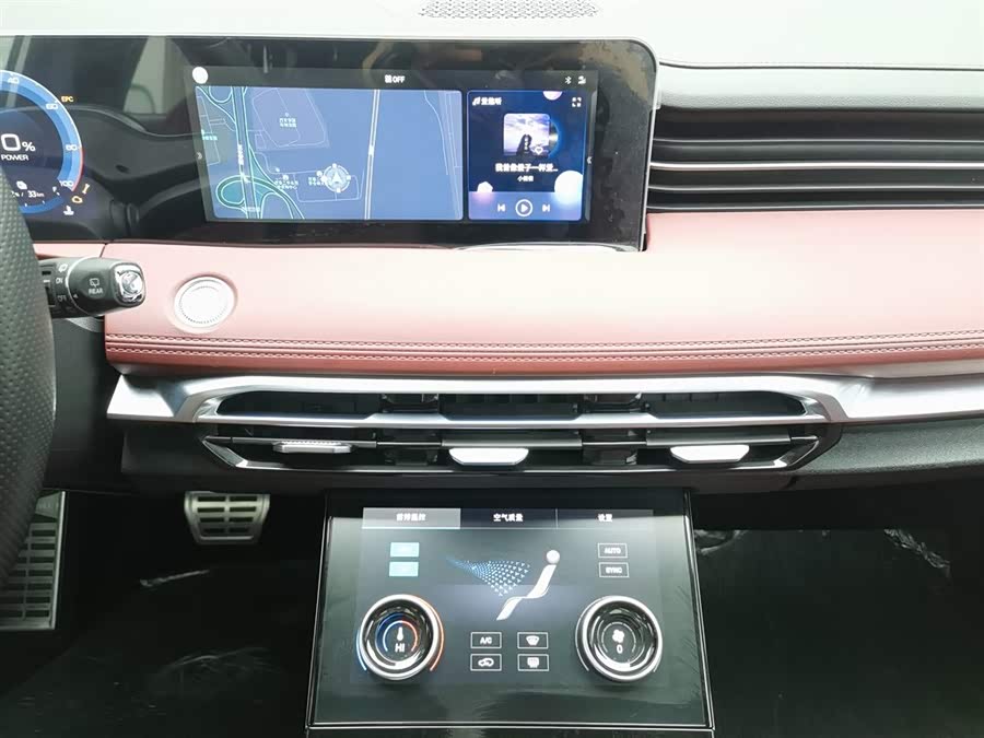 Jetour X70 C-DM 2024 car image #13