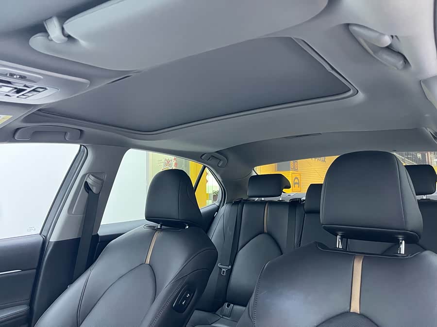 Toyota Camry 2023 car image #13