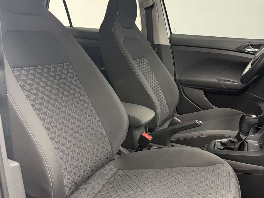 Volkswagen T-Cross 2022 car image #13
