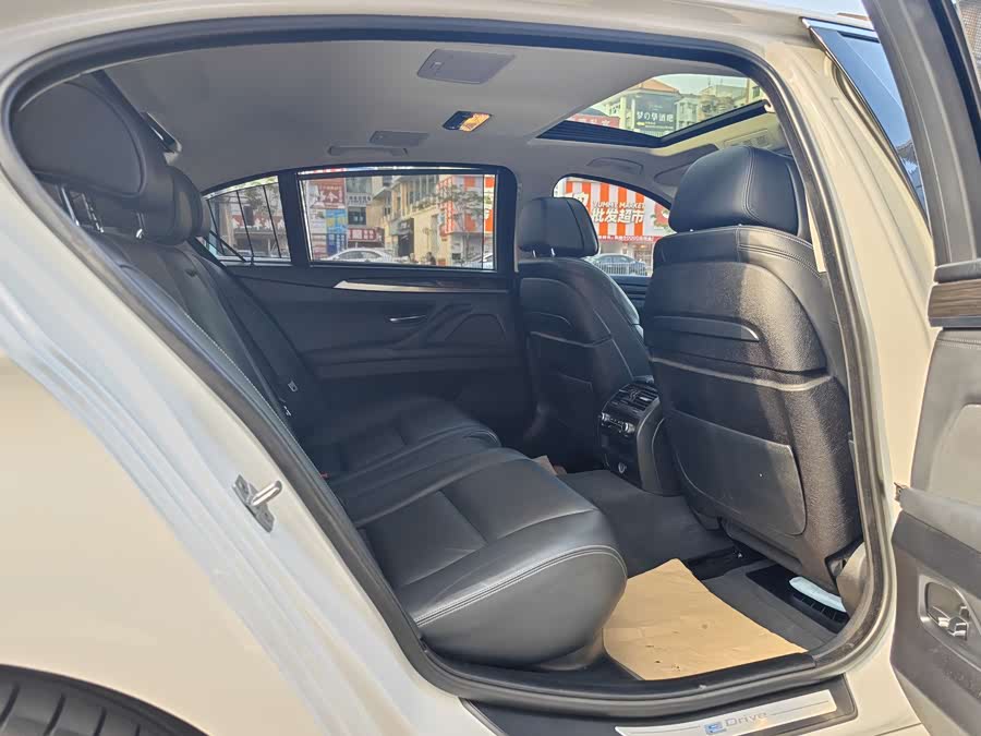 BMW 5 Series New Energy 2016 car image #13