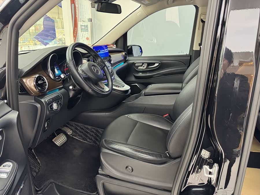 Mercedes-Benz V Class 2022 car image #13