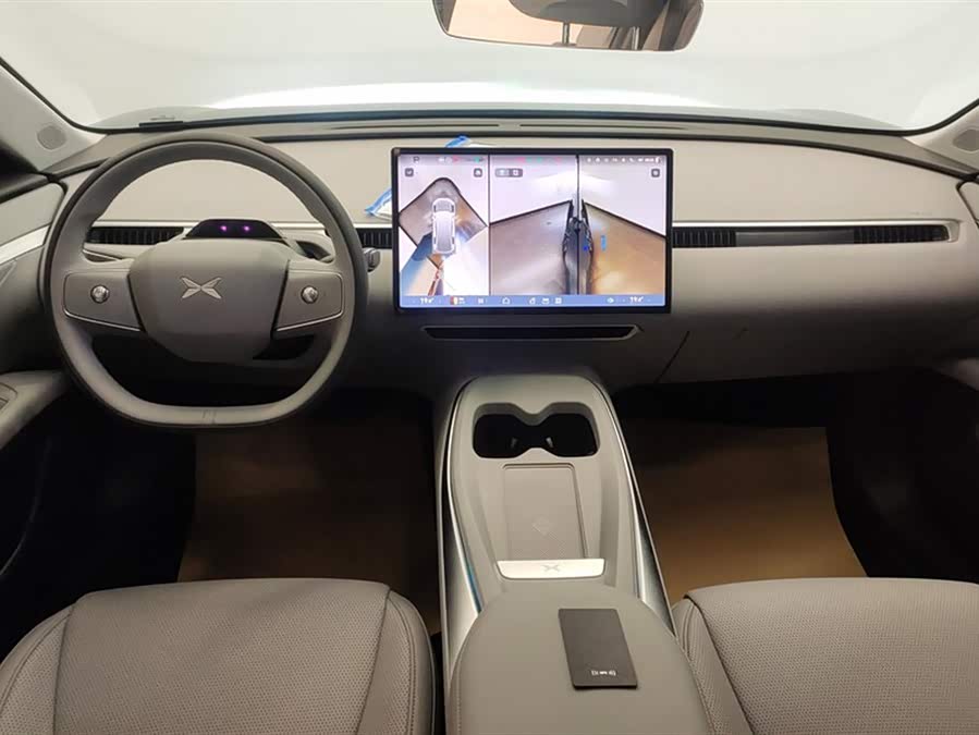 Xpeng 2025 car image #13