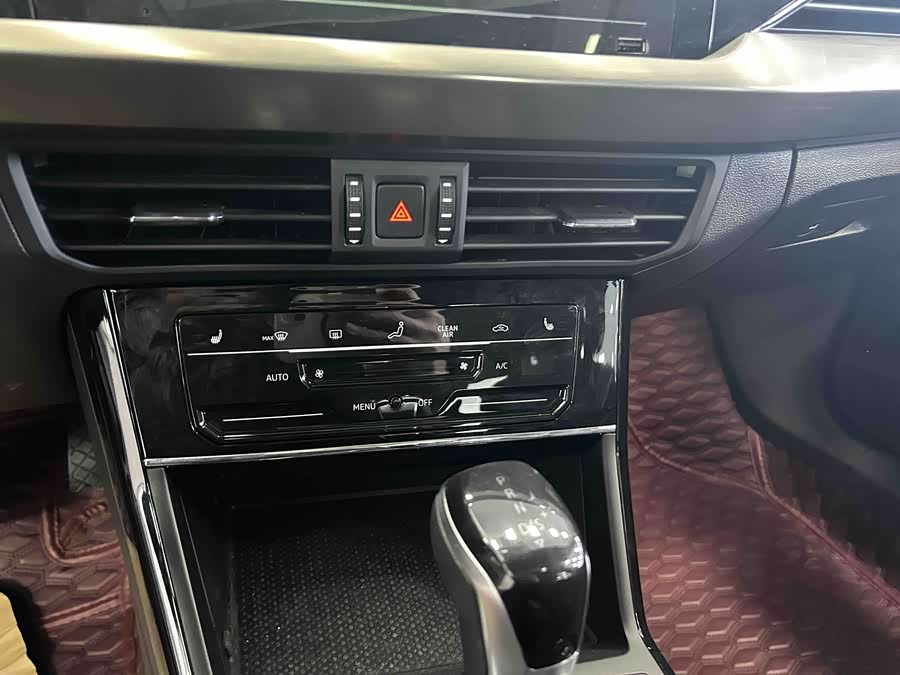 Volkswagen Passat 2021 car image #13