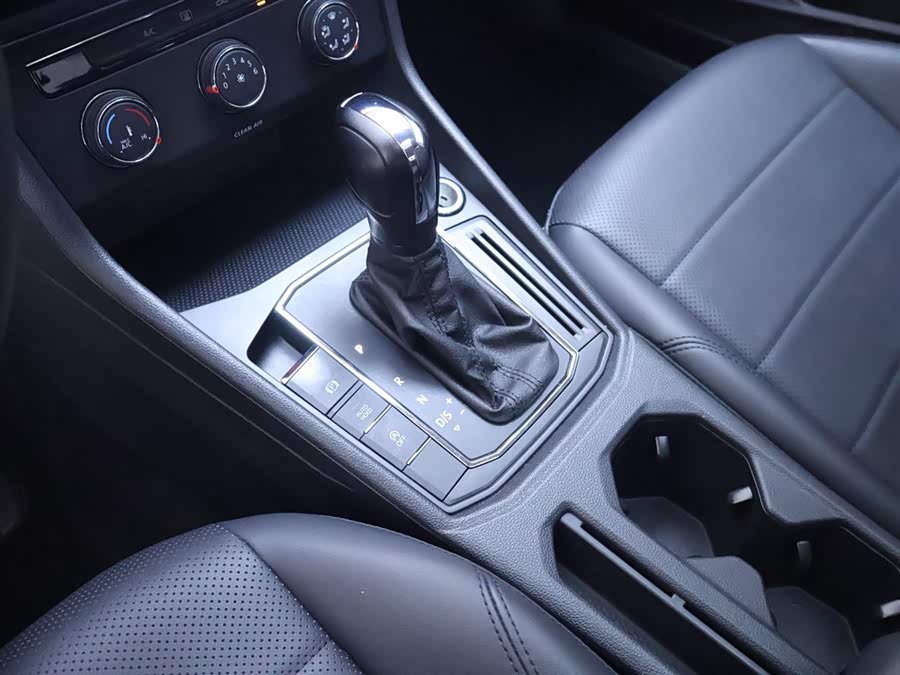 Volkswagen Lavida 2018 immagine di auto #13