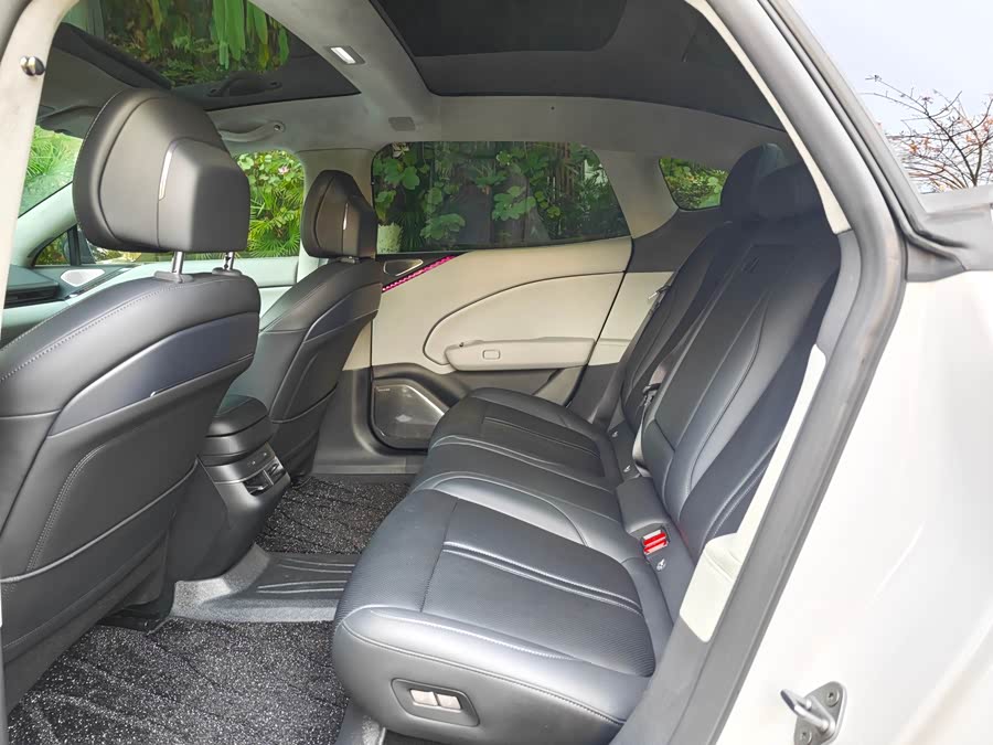 极氪 极氪007 2024 汽车图片 #13