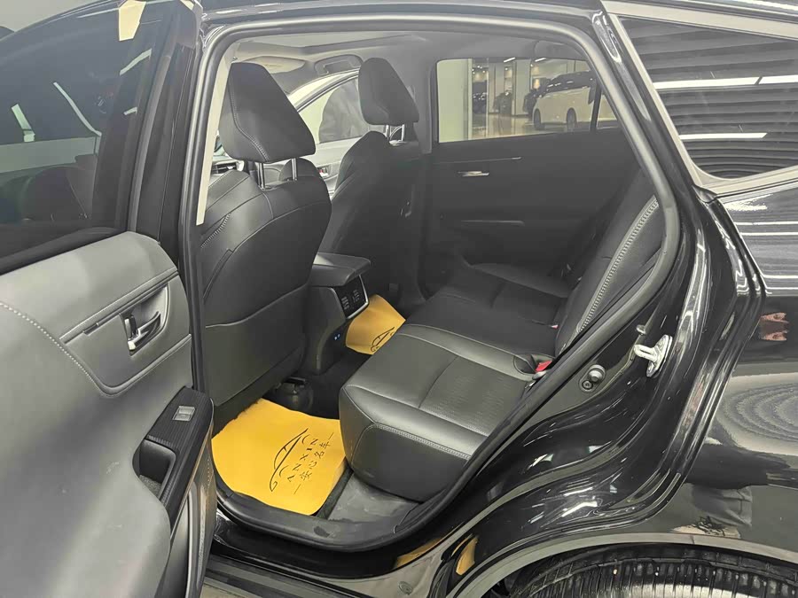 Toyota Venza 2023 car image #13