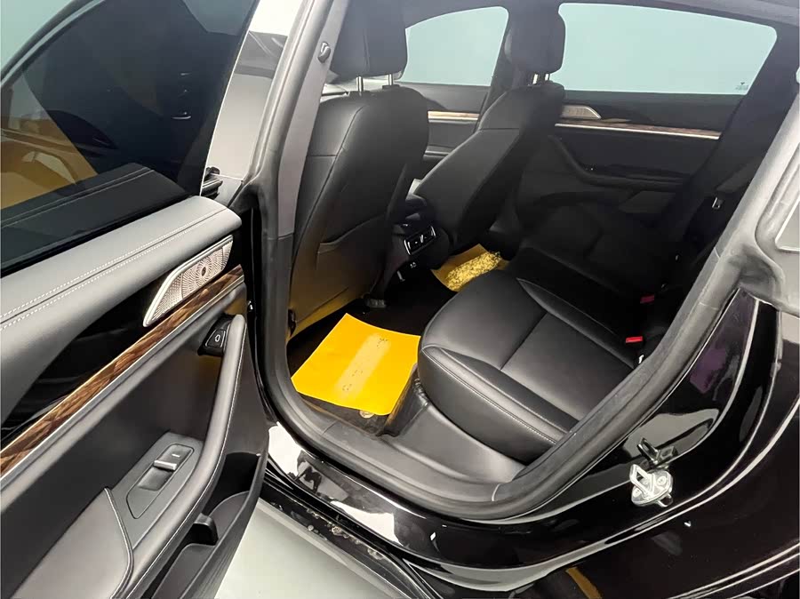 哪吒汽车 哪吒S 2023 汽车图片 #13