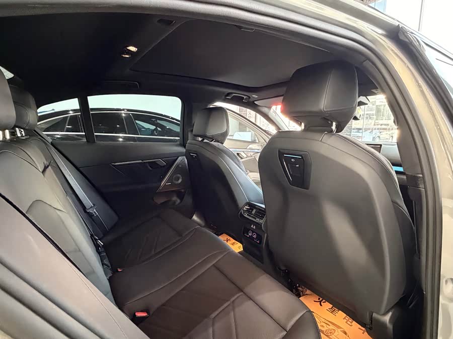 BMW i5 M60 2025 car image #13