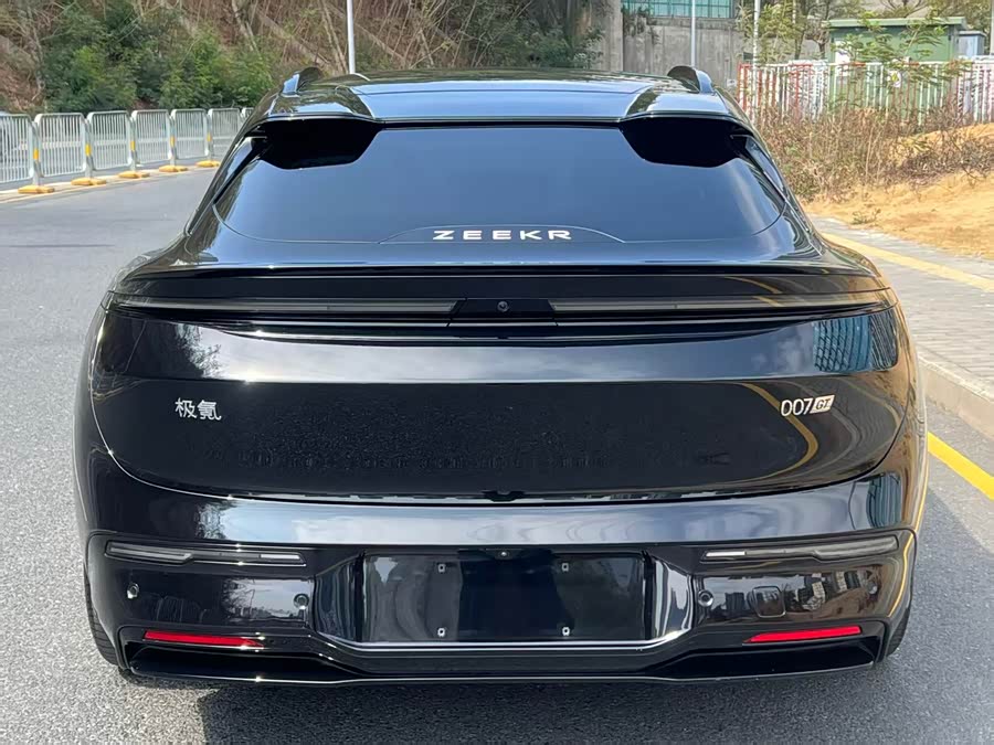 极氪 极氪007 2025 汽车图片 #13