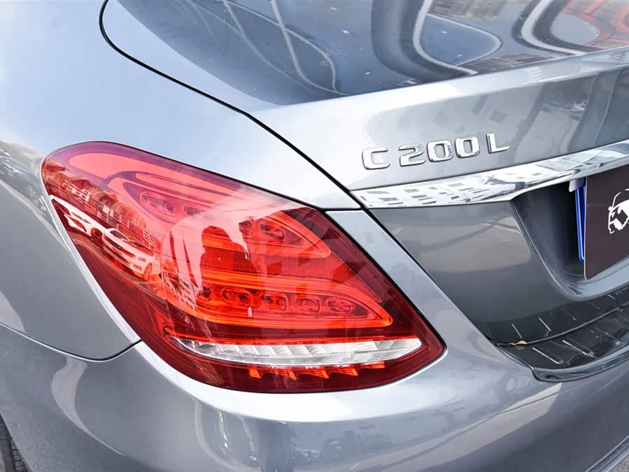 Mercedes-Benz C Class 2018 car image #13