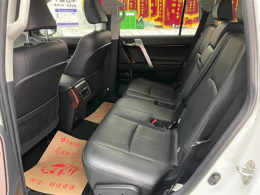 Toyota Land Cruiser Prado 2017 car image #13
