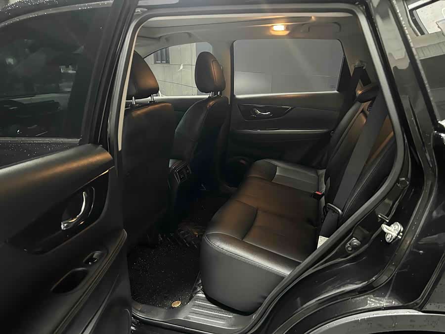 Nissan X-Trail 2023 immagine di auto #13