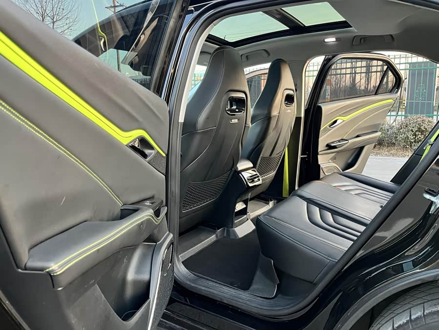 哪吒汽车 哪吒U 2022 汽车图片 #13