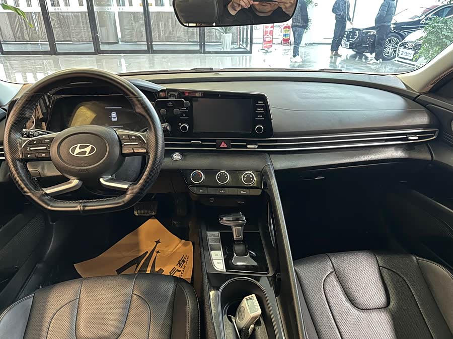 Hyundai Elantra 2023 #13 Hyundai Elantra 2023 car image #13