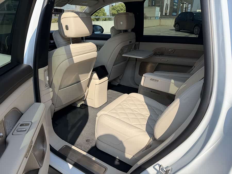 蔚来 蔚来ES8 2025 汽车图片 #13