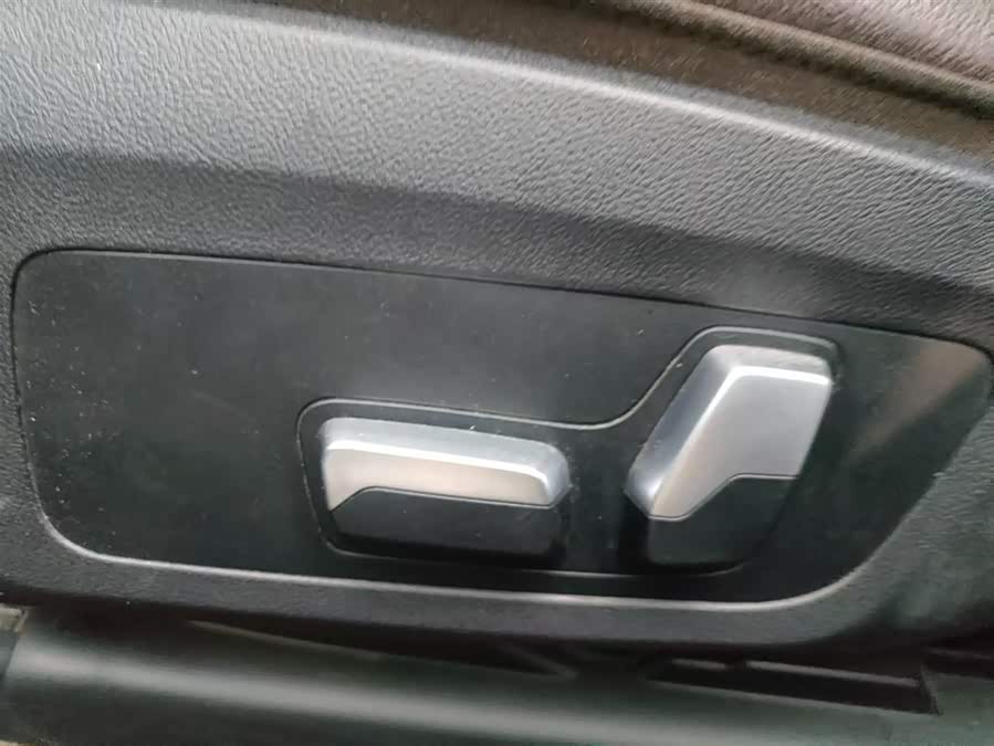 BMW i3 2022 immagine di auto #13