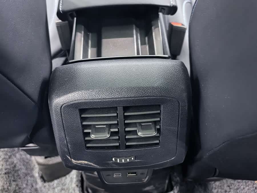 Volkswagen Tharu 2025 car image #13
