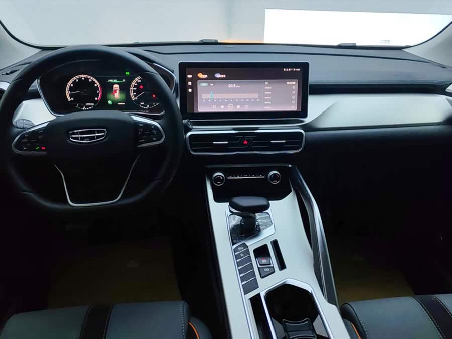 GEELY Coolray 2024 car image #13