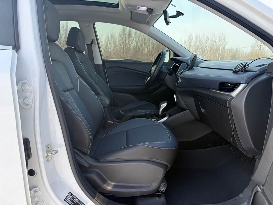 Chevrolet Tracker 2022 imagen de coche #13