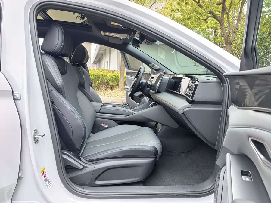 BYD Qin L 2025 car image #13