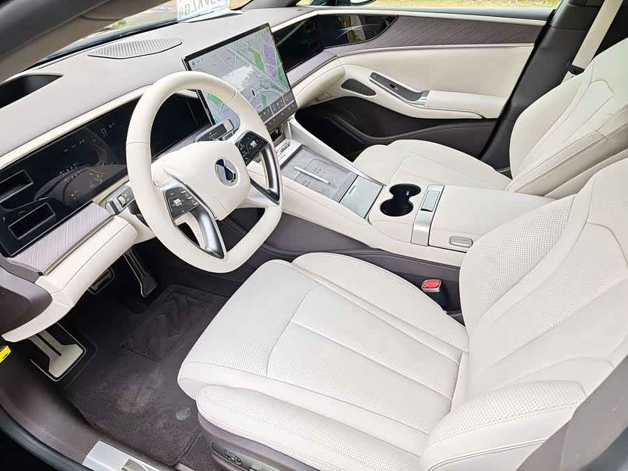 Denza Z9 2024 #13 Denza Z9 2024 car image #13