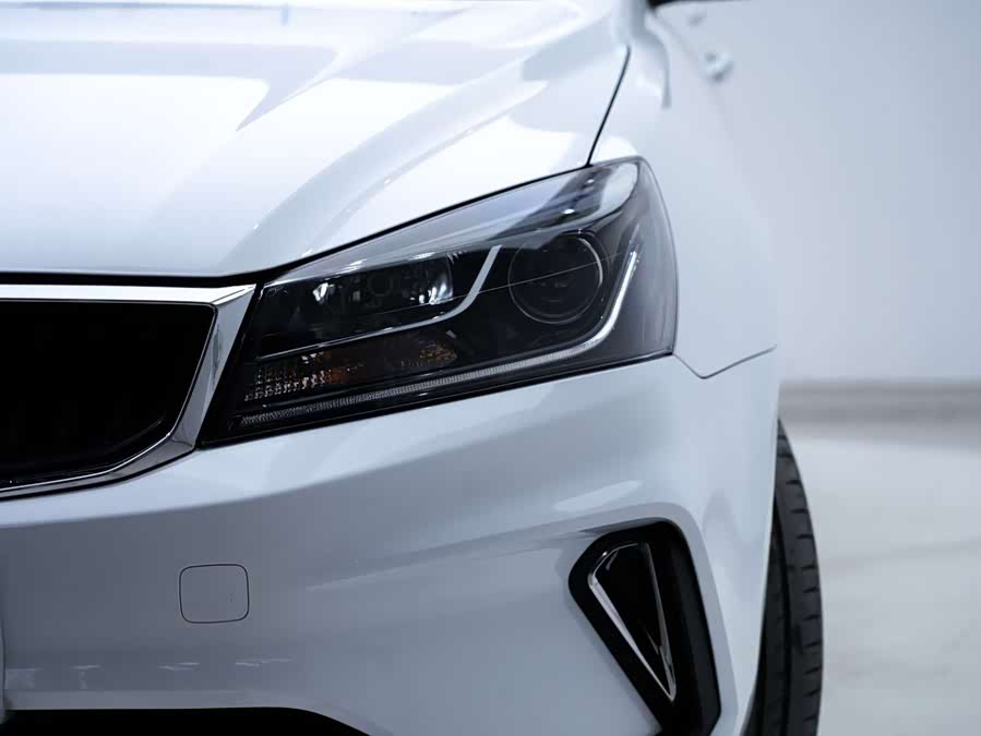 GEELY Emgrand 2022 car image #13