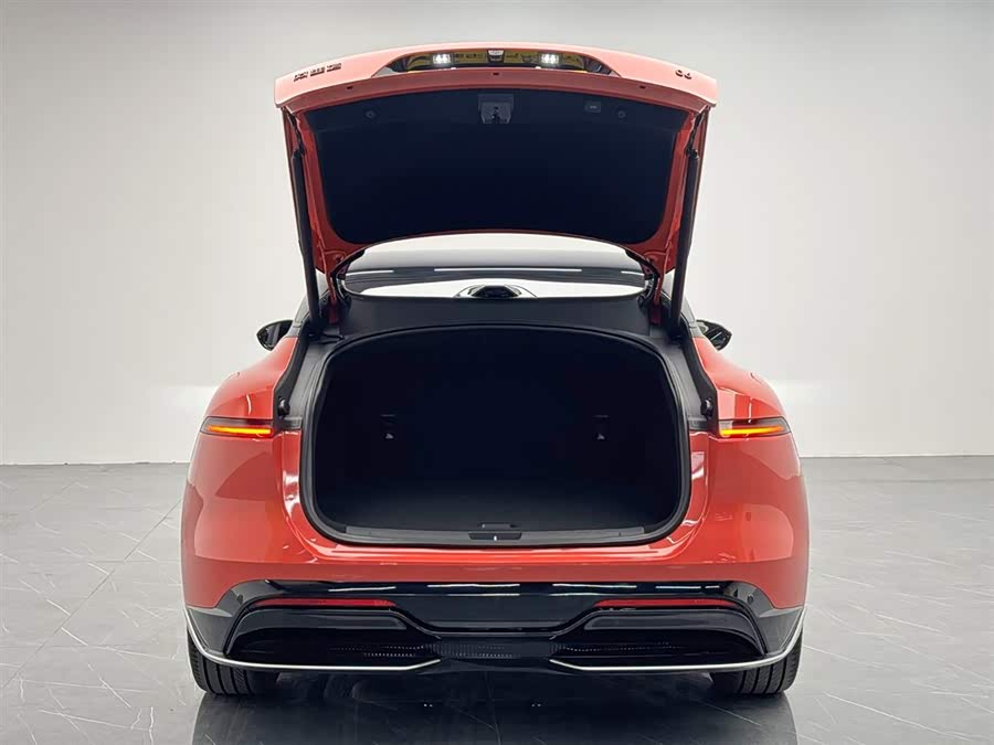 Avatr 06 2025 car image #13