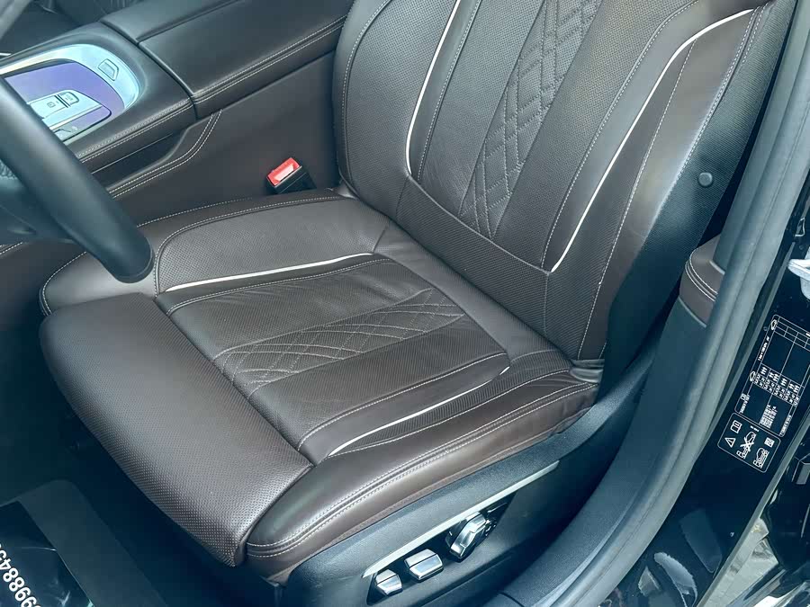 BMW 7 Series 2016 car image #13