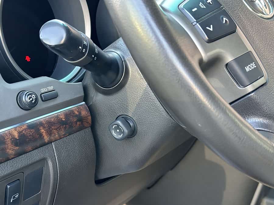 Toyota Land Cruiser 2011 immagine di auto #13