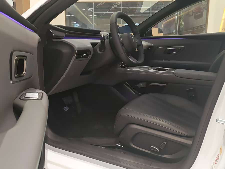 Deepal L06 2026 imagem de carro #13