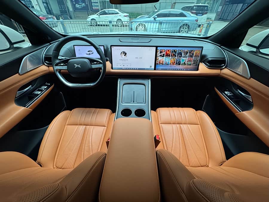 Xpeng G9 2025 car image #13