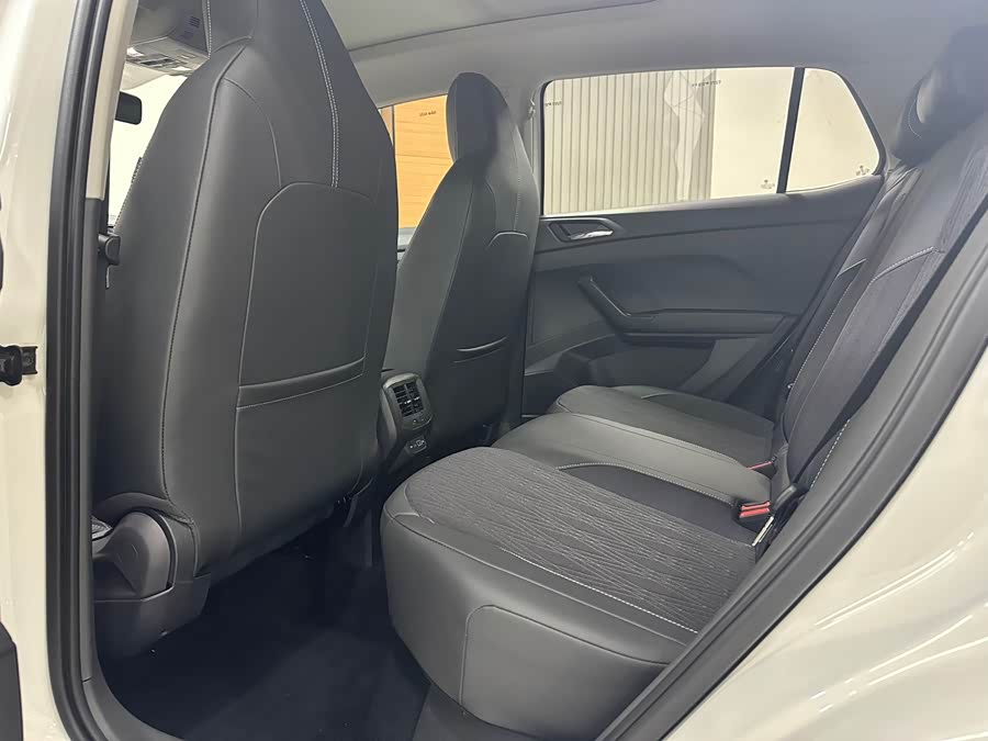 Volkswagen T-Cross 2021 #13 Volkswagen T-Cross 2021 car image #13