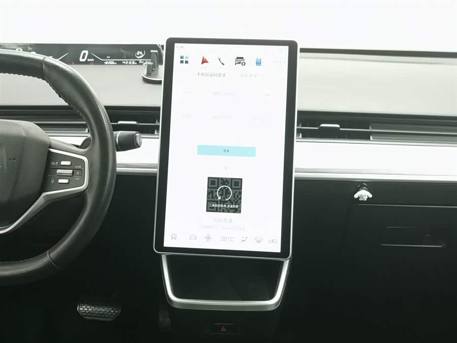 哪吒汽车 哪吒V 2022 汽车图片 #13