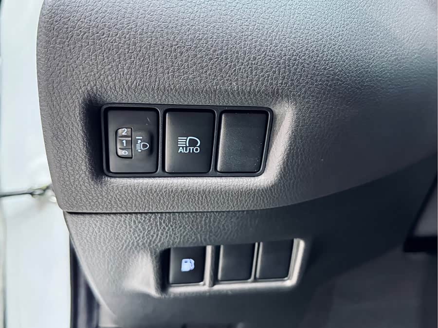 Toyota C-HR 2020 immagine di auto #13