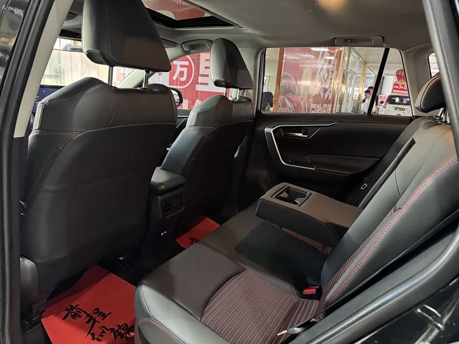 Toyota RAV4 Hybird E+ 2021 immagine di auto #13